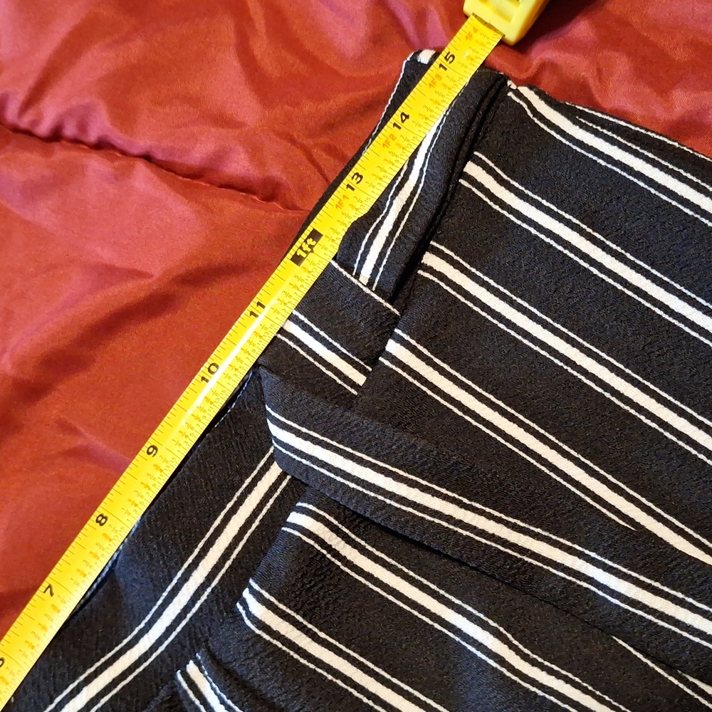 Pants, Size Medium, Stripped Black and white - Picture 6 of 6